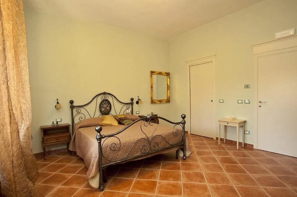 Le Camere Di Nonna Mara Montescudaio Guest house